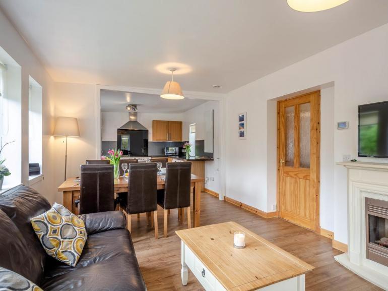 Cosy 3 Bedroom Home In Centre Of Brodick Zewnętrze zdjęcie