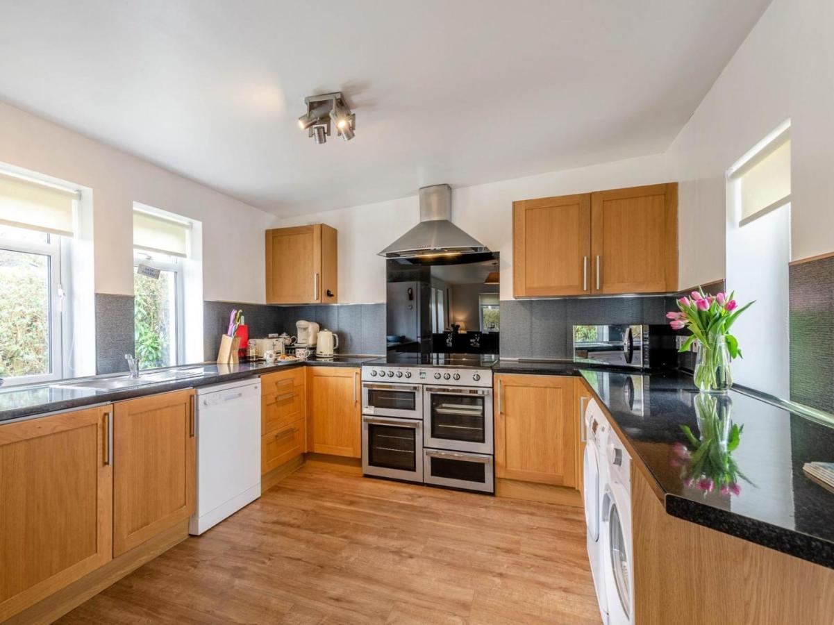 Cosy 3 Bedroom Home In Centre Of Brodick Zewnętrze zdjęcie